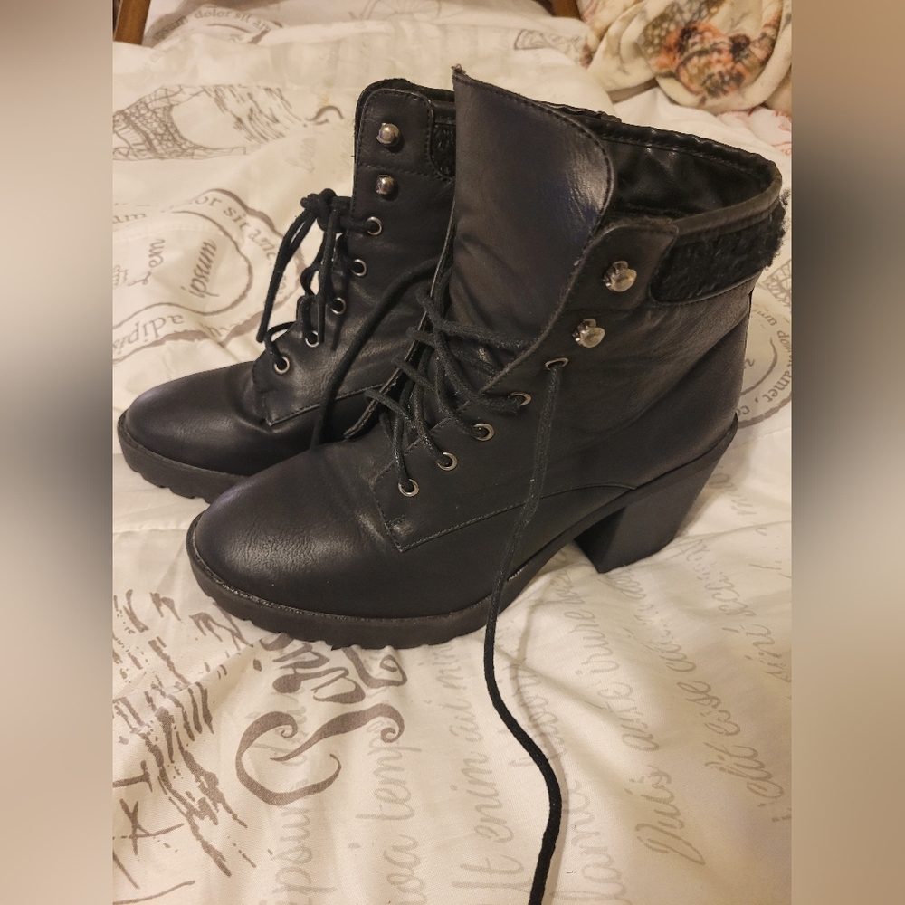 JustFab Ankle Boots. Womens Size 7.5 Black